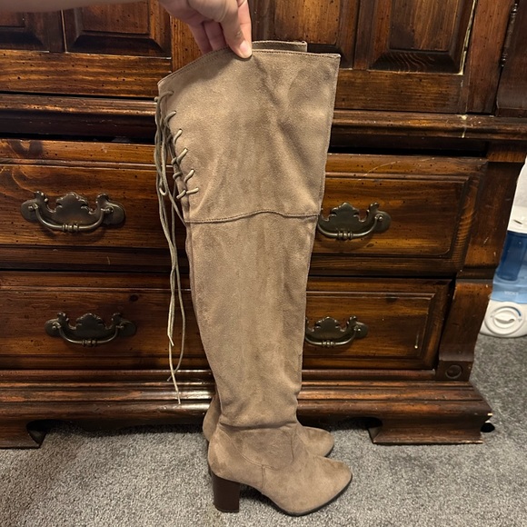 Women’s Knee High Boots - Picture 3 of 4